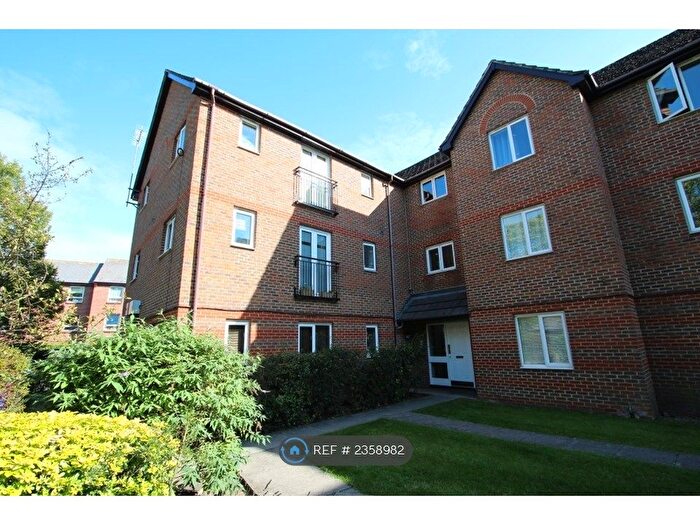 2 Bedroom Flat To Rent In John Austin Close, Kingston, KT2