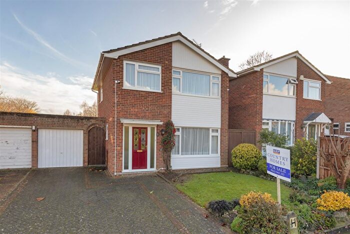 3 Bedroom Detached House For Sale In Adisham Drive, Maidstone, ME16