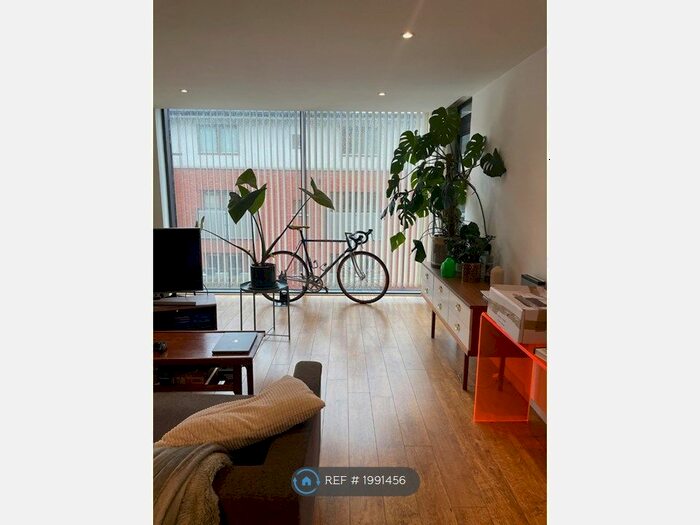 2 Bedroom Flat To Rent In Waterson Street, London, E2