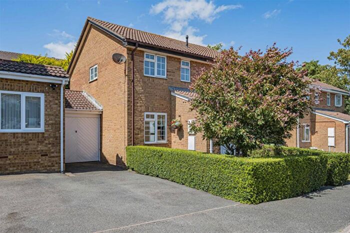 2 Bedroom Semi-Detached House For Sale In Valley Road, Newhaven, BN9