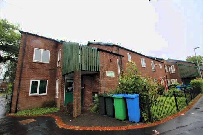 1 Bedroom Flat To Rent In Newbold, Rochdale, OL16