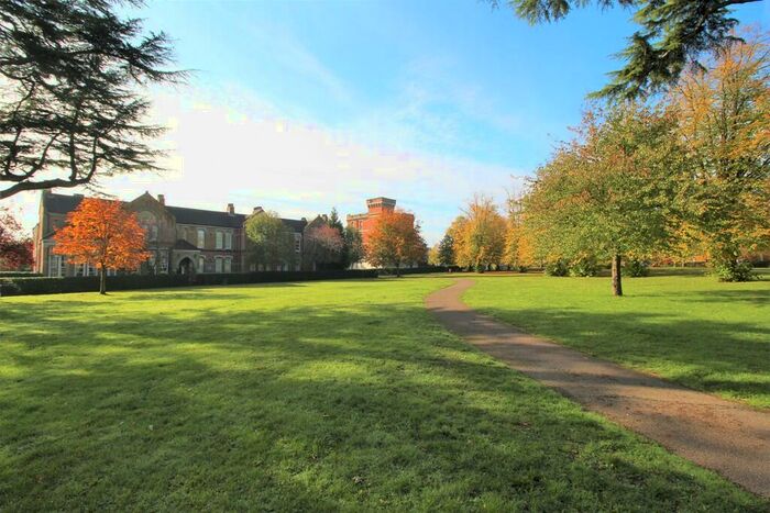 2 Bedroom Flat To Rent In Monro Drive, Guildford, GU2