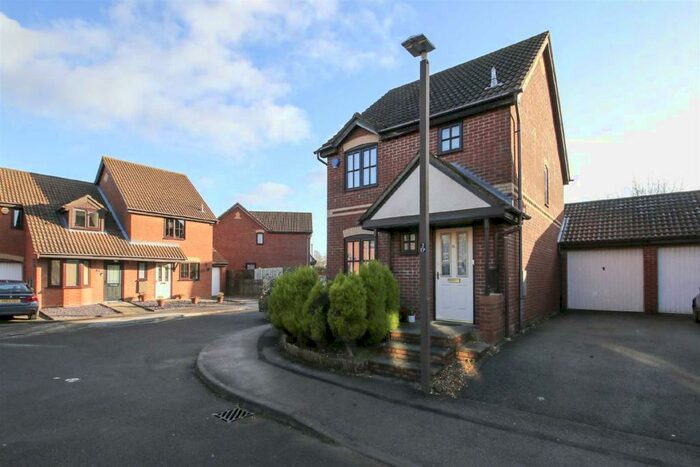 3 Bedroom Detached House To Rent In Edstone Place, Emerson Valley, MK4