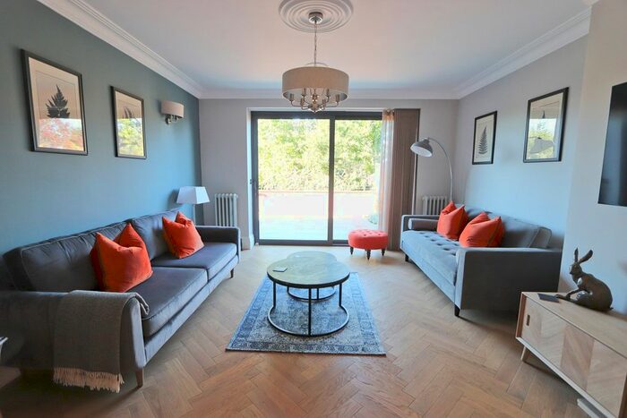 3 Bedroom Flat To Rent In Cotham Lawn Road, Bristol BS6