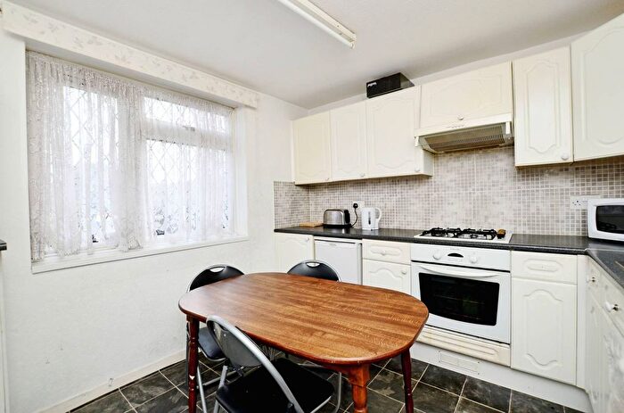 2 Bedroom Flat To Rent In Bancroft Road, Whitechapel, London, E1