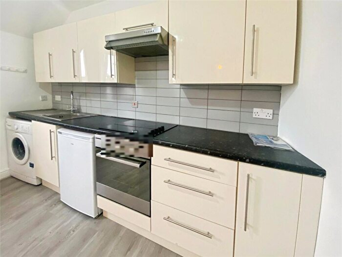 1 Bedroom Flat To Rent In Palmerston Road, Sutton, SM1