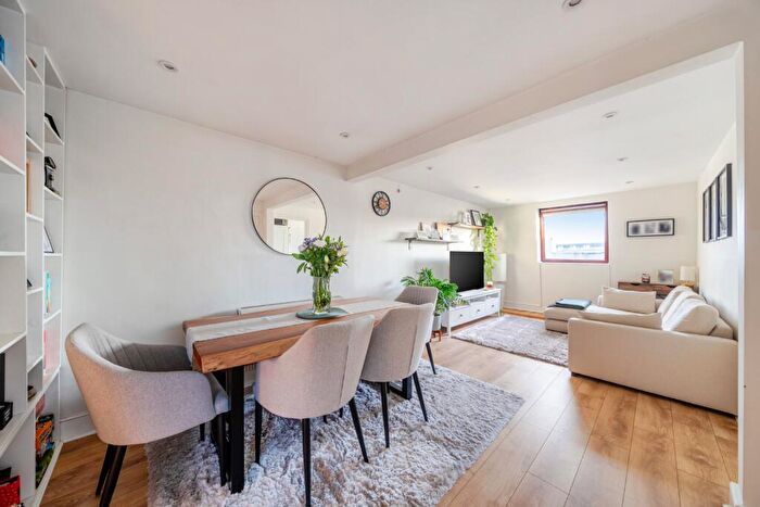 2 Bedroom Flat For Sale In Malvern Road, Maida Hill, London, NW6