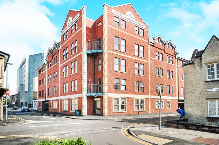 1 Bedroom Apartment To Rent In Town Centre, SN1
