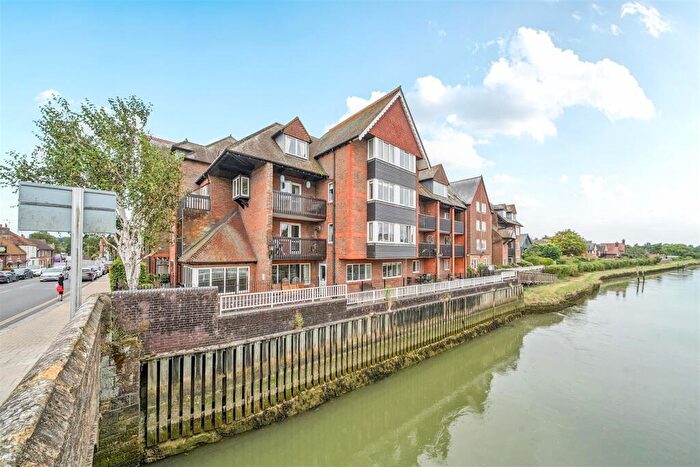 2 Bedroom Retirement Property For Sale In Queen Street, Arundel, BN18