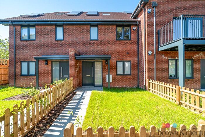 3 Bedroom Terraced House For Sale In Joinery Close, Princes Risborough, HP27