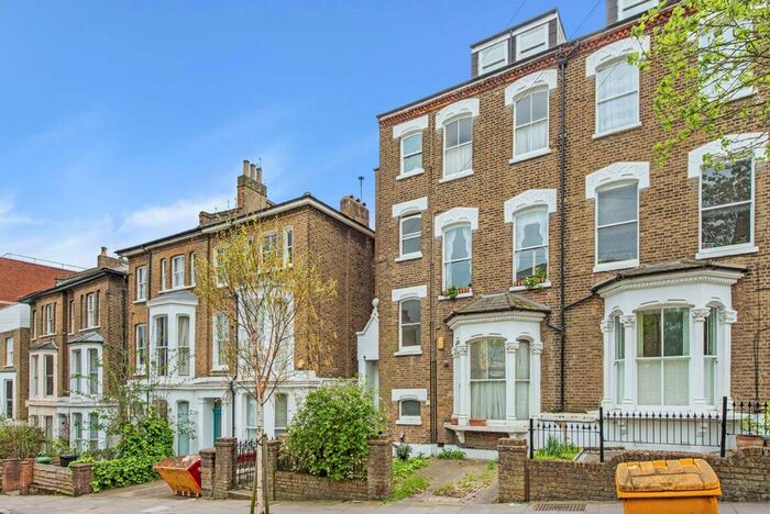 2 Bedroom Flat To Rent In Bickerton Road, London, N19