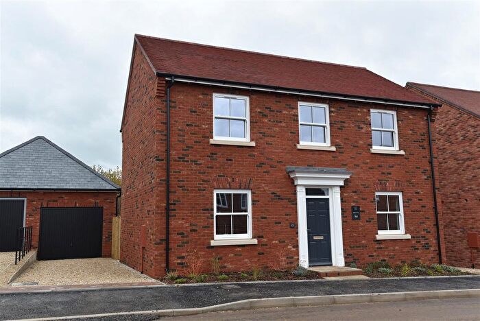 3 Bedroom Detached House For Sale In Fiddleford Ridge, Sturminster Newton, DT10