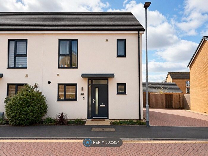 3 Bedroom Semi-Detached House To Rent In Verona Way, South Ockendon, RM15