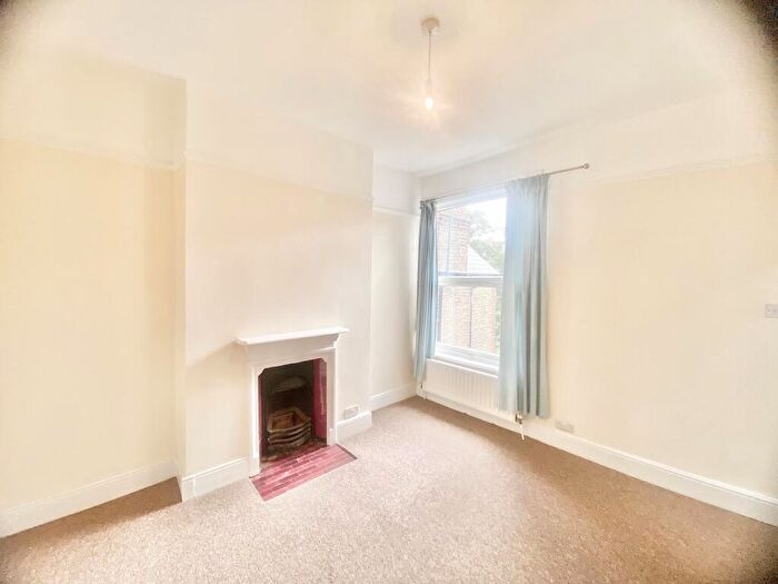2 Bedroom Apartment To Rent In Hillfield Park, N10