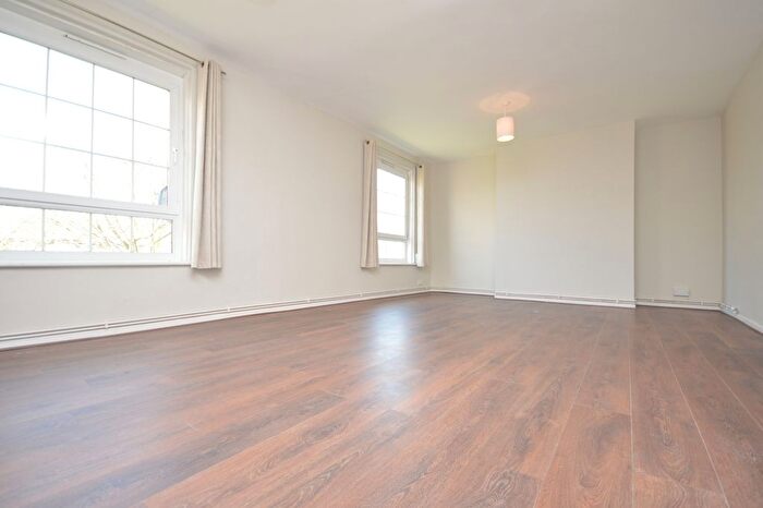 3 Bedroom Flat To Rent In Frendsbury Road, London, SE4