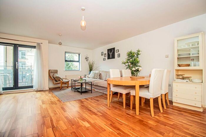 2 Bedroom Apartment To Rent In Quaker Street, Shoredtich, E1