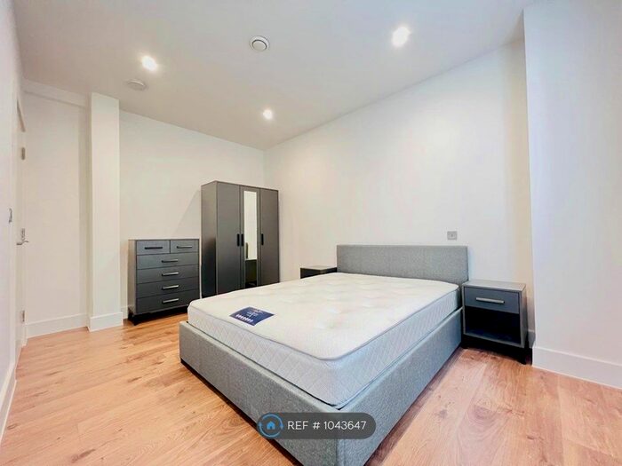 2 Bedroom Terraced House To Rent In Hemans Street, London, SW8
