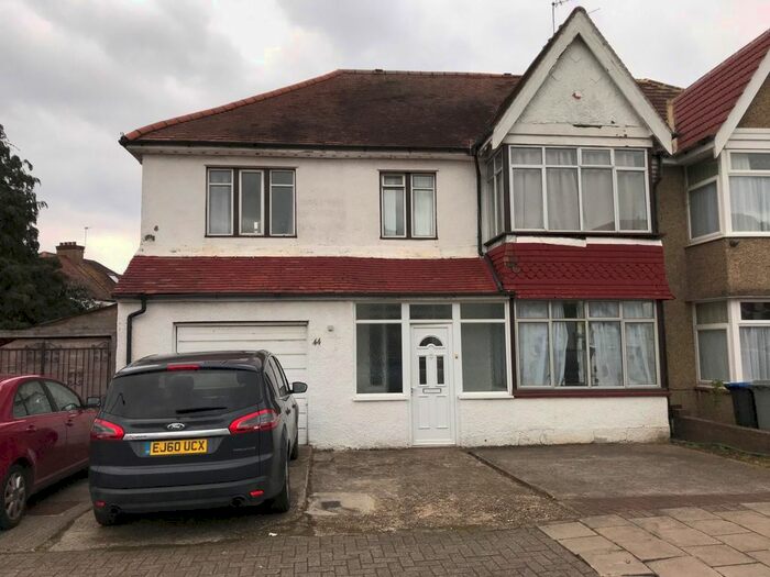 6 Bedroom Semi-Detached House To Rent In Clarendon Gardens, Wembley, HA9