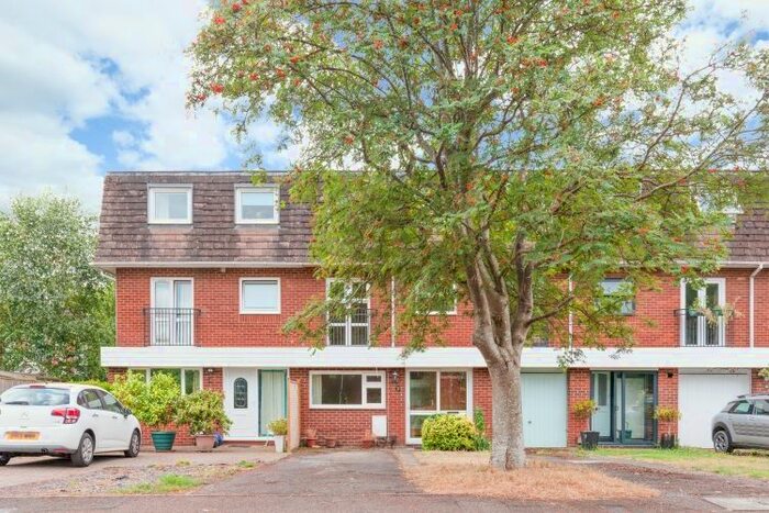 4 Bedroom Town House To Rent In St. Amand Drive, Abingdon, OX14