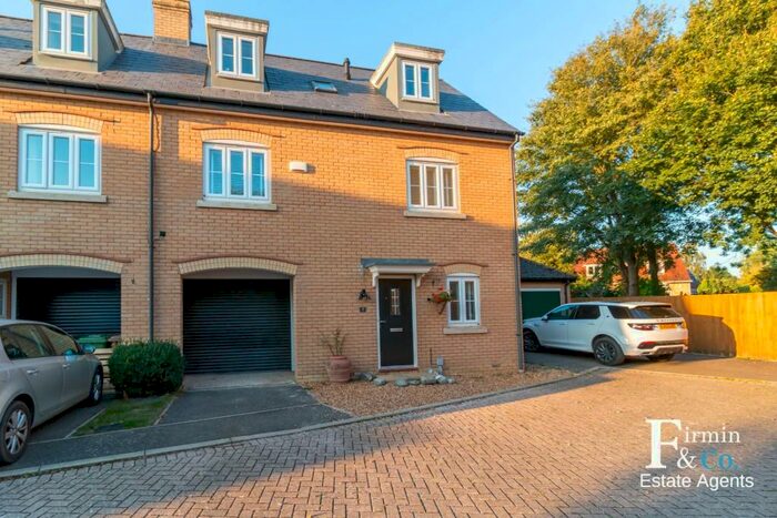 4 Bedroom Town House To Rent In Penwald Court, Peakirk, Peterborough, PE6