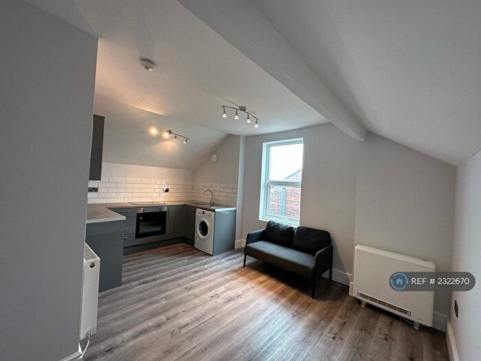 1 Bedroom Flat To Rent In Bolton, Bolton, BL1