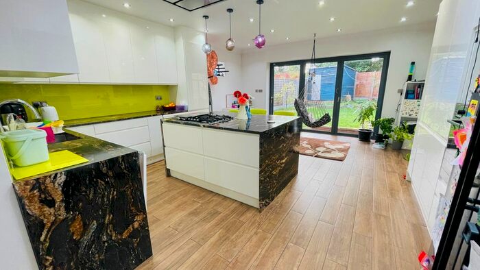 4 Bedroom Terraced House To Rent In Empire Road, Perivale, UB6