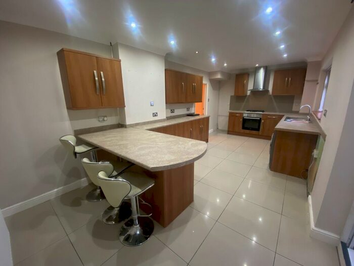 3 Bedroom Semi-Detached House To Rent In Fulford Walk, Hartcliffe, Bristol, BS13