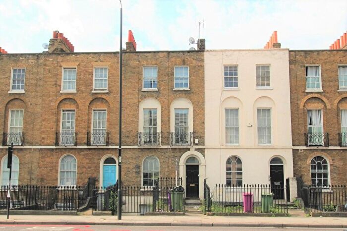 4 Bedroom Terraced House To Rent In Commercial Road, London, E1