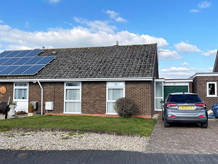 2 Bedroom Bungalow For Sale In Vinnicombes Road, Stoke Canon, Exeter, EX5
