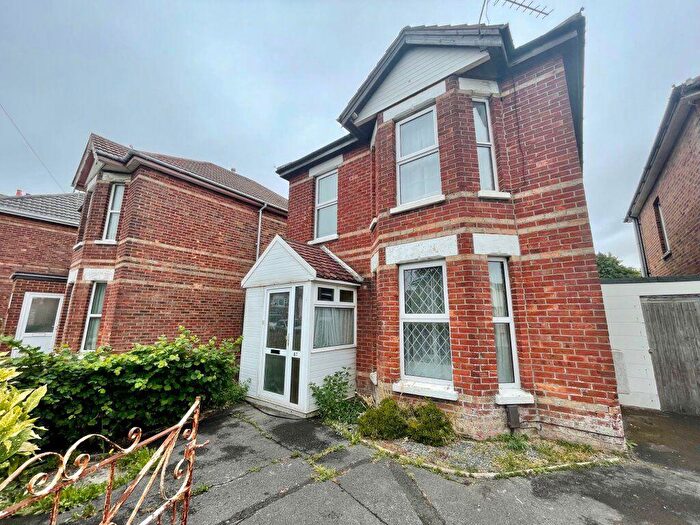 4 Bedroom House To Rent In Student Four Double Bedroom House, Winton (), P07