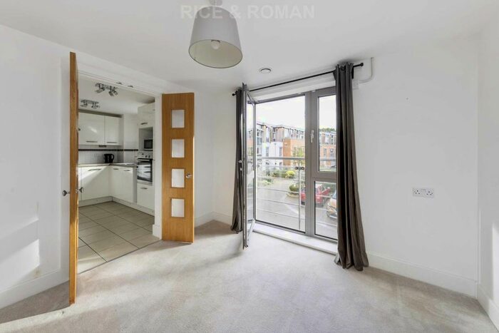 1 Bedroom Flat To Rent In Liberty House, Raynes Park, SW20