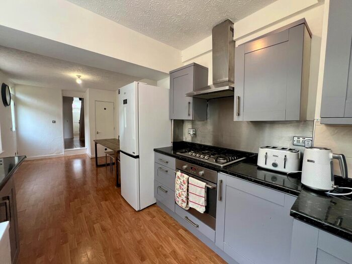 5 Bedroom House To Rent In Emerald Street, Cardiff, CF24