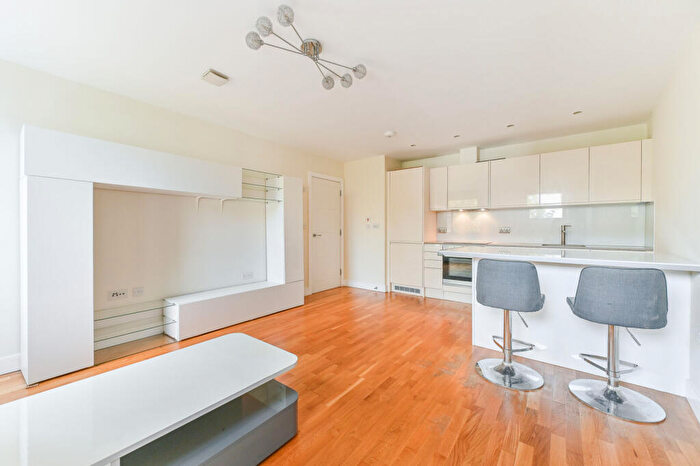 2 Bedroom Flat To Rent In High Street, Sutton, SM1