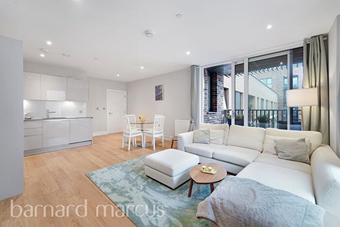 2 Bedroom Flat For Sale In Greyhound Parade, London, SW17