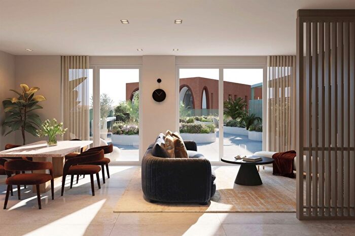 3 Bedroom Flat To Rent In Capella Kings Cross, Lewis Cubitt Park, N1C