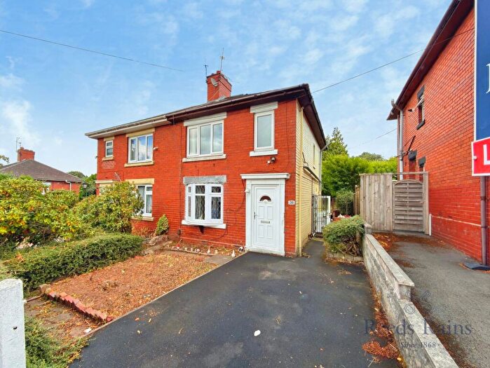 3 Bedroom Semi-Detached House To Rent In Lodge Road, Stoke-On-Trent, ST4