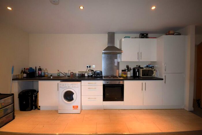 2 Bedroom Apartment To Rent In Birchfield House, Hopes Carr, Stockport, SK1