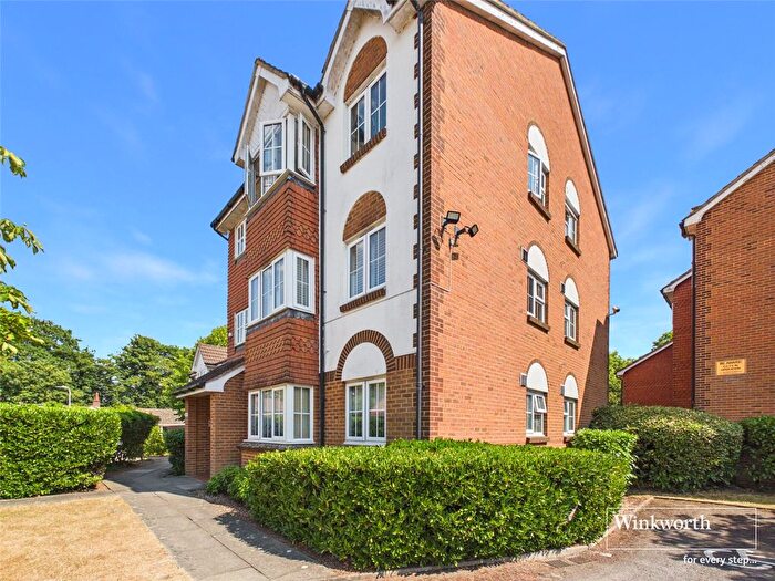 2 Bedroom Flat To Rent In Tamar Court, Amethyst Lane, Reading, Berkshire, RG30