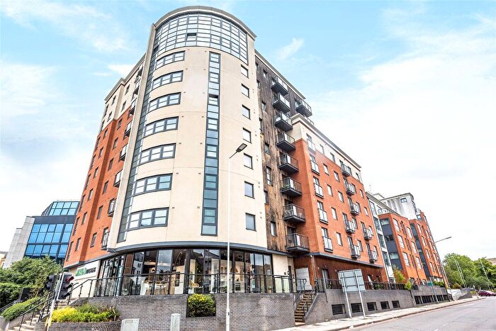 2 Bedroom Flat To Rent In Watlington Street, Reading, Berkshire, RG1