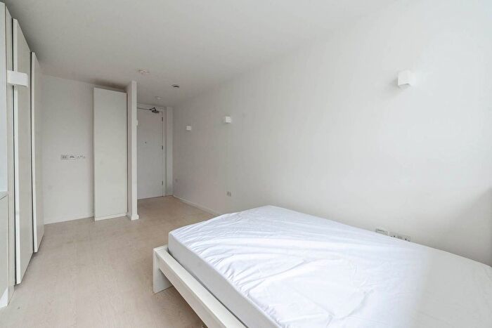 Studio To Rent In College Road, Harrow, HA1