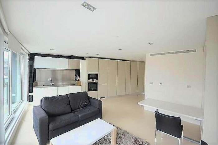 Studio To Rent In Bezier Apartments, City Road, Old Street, Shoreditch, Islington, London EC1Y