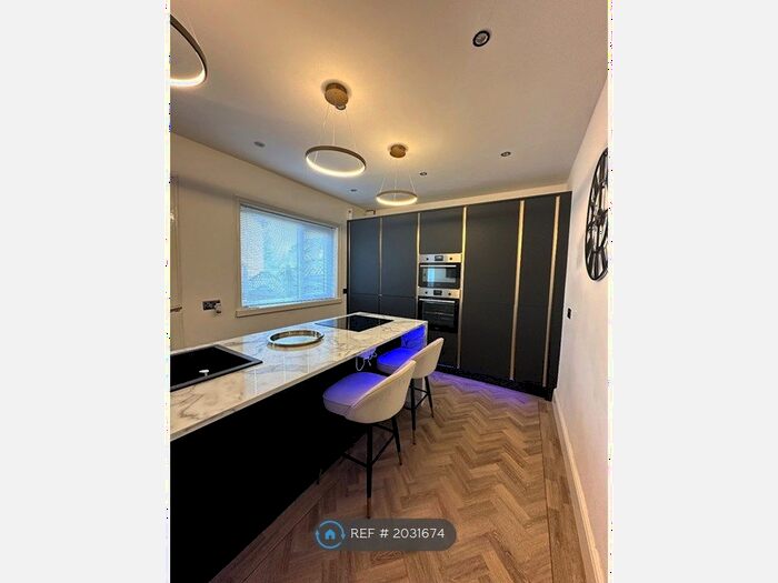 3 Bedroom Terraced House To Rent In Kings Road, Bingley, BD16