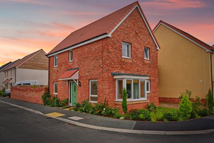 4 Bedroom Detached House For Sale In Allen Meadow Drive, Williton, Taunton, TA4