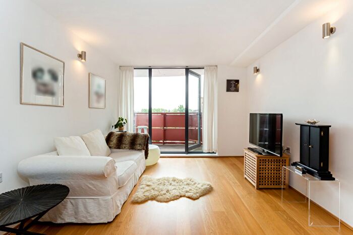 2 Bedroom Flat To Rent In Barlby Road, London, W10