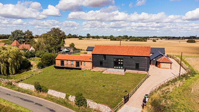 5 Bedroom Barn Conversion For Sale In Broxted Road, Great Easton, Dunmow, Essex, CM6