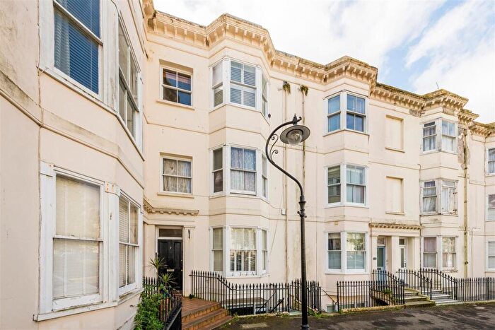 2 Bedroom Apartment For Sale In Clarence Square, Brighton, BN1