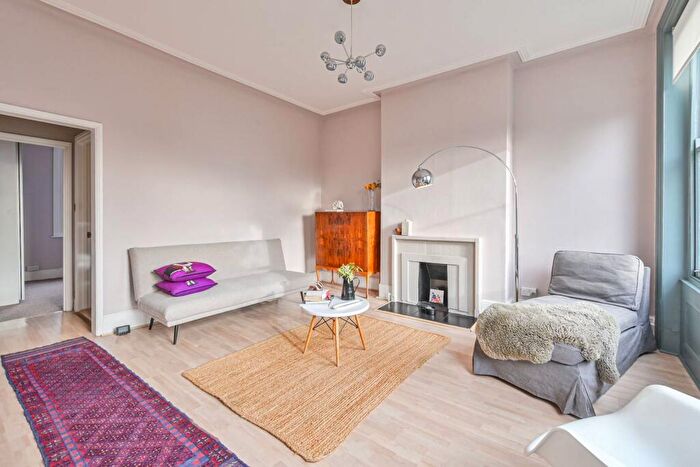 1 Bedroom Flat To Rent In Oseney Crescent, Kentish Town, London, NW5