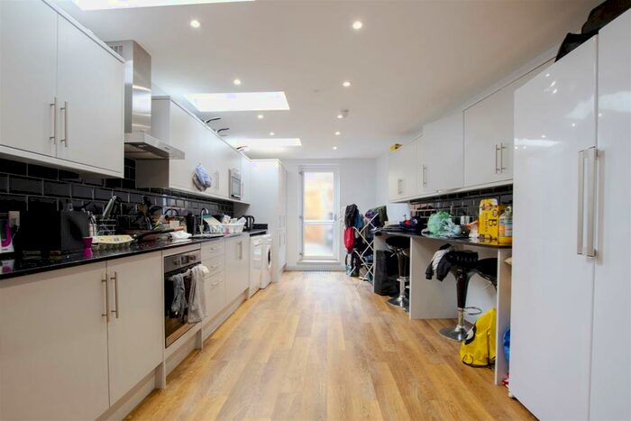 5 Bedroom House To Rent In Hubert Road, Birmingham, B29