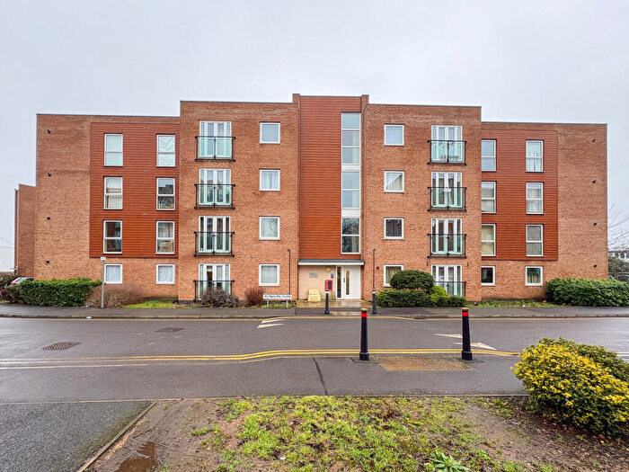 2 Bedroom Flat To Rent In Pavilion Close, Leicester, LE2