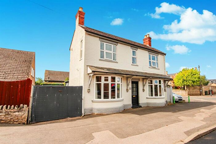 3 Bedroom Detached House To Rent In College Street, Higham Ferrers, Rushden, NN10
